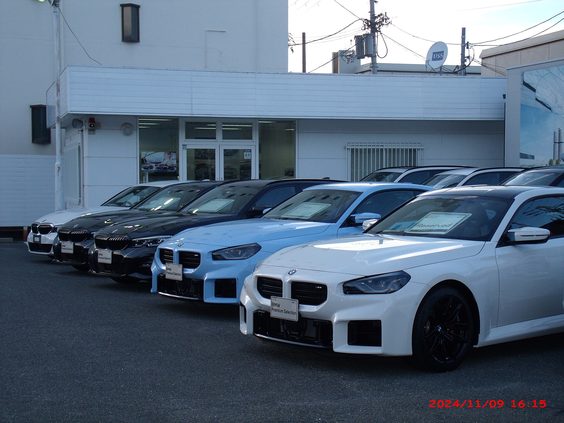 BMW Official Used Cars at Higashi-Osaka