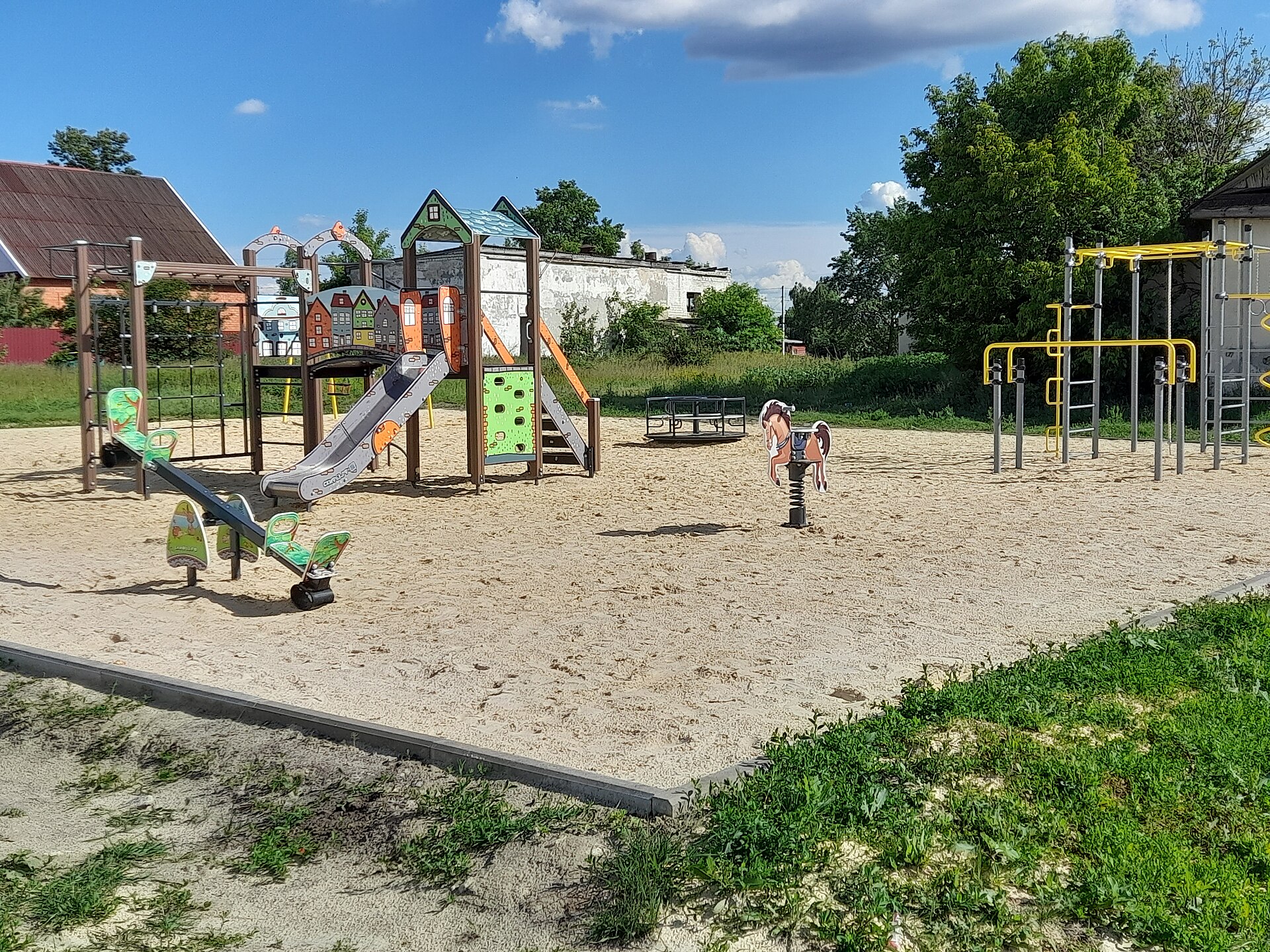 Детская игровая площадка (Новозахаркино, Петровский район)