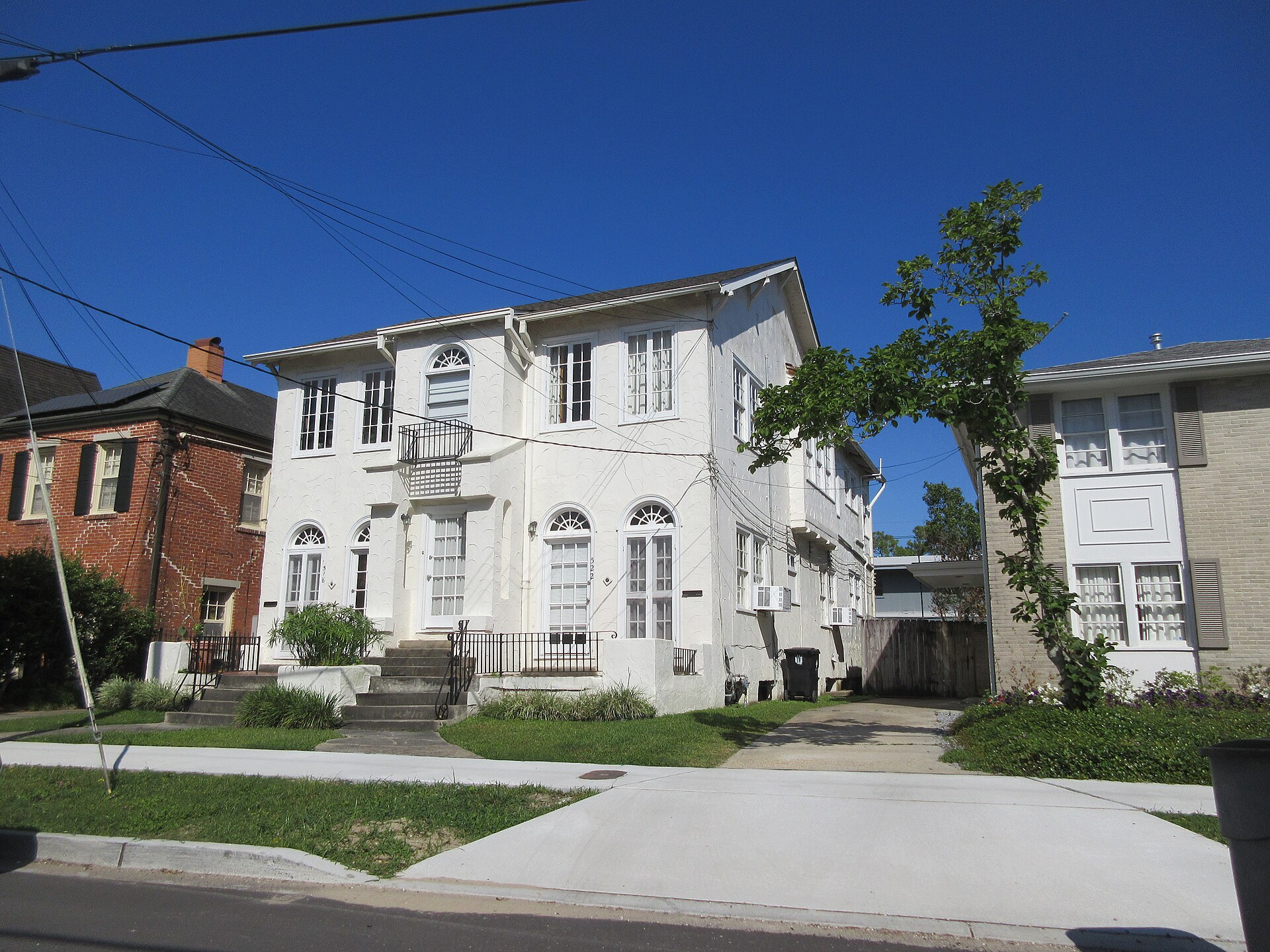 Apartment building on 500 block of Lowerline Street, Black Pearl, New Orleans April 2023