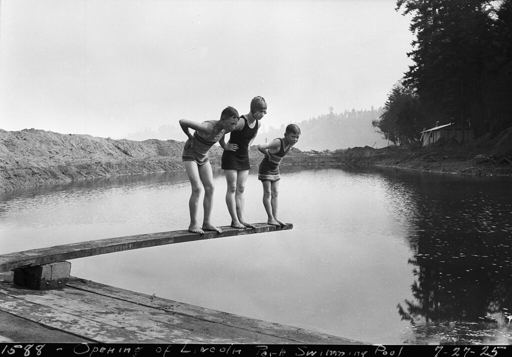 Opening of Lincoln Park swimming pool, 1925