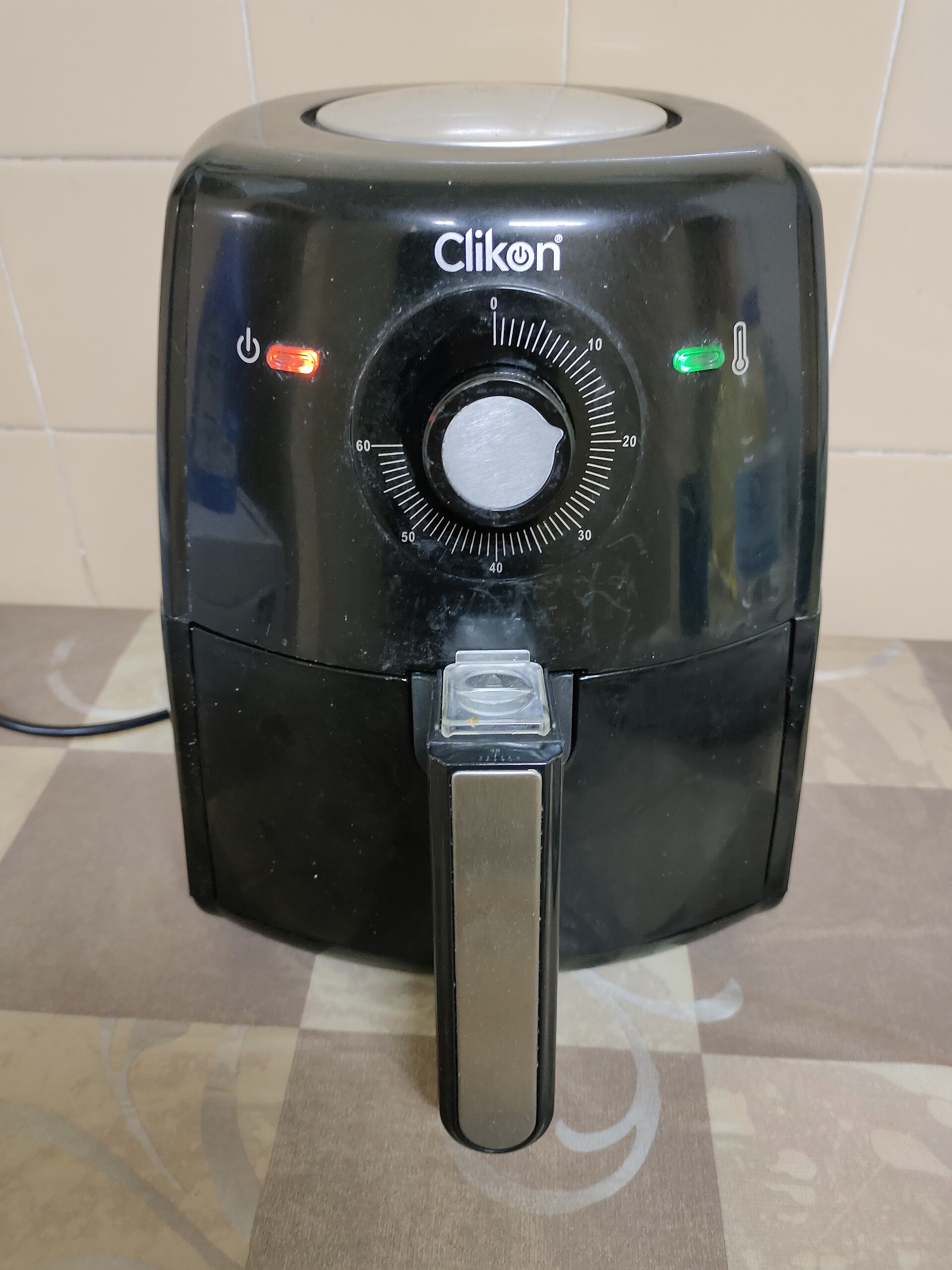 A black Clickon air fryer