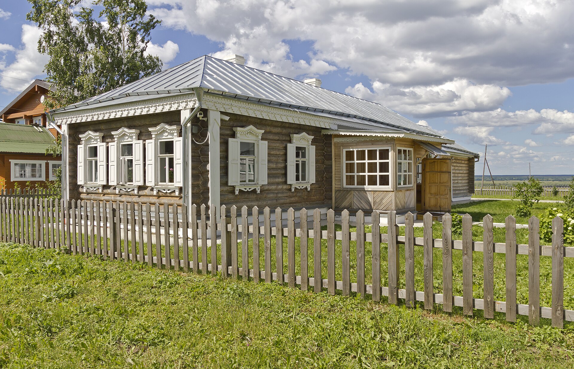 Former house of priest I.Y.Smirnov in Konstantinovo village, Ryazan Oblast, Russia