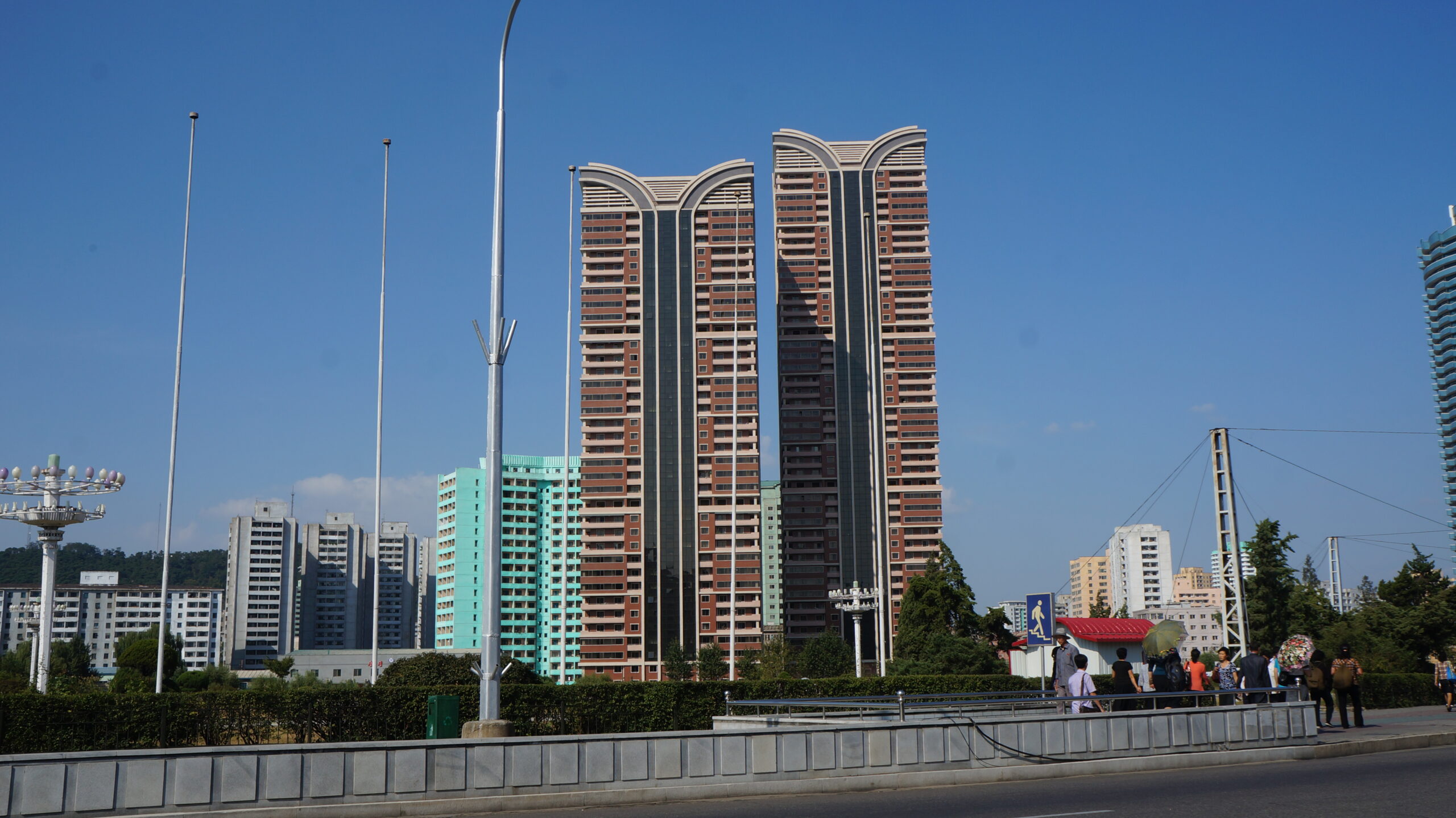 New apartment buildings in Pyongyang (15917634429)