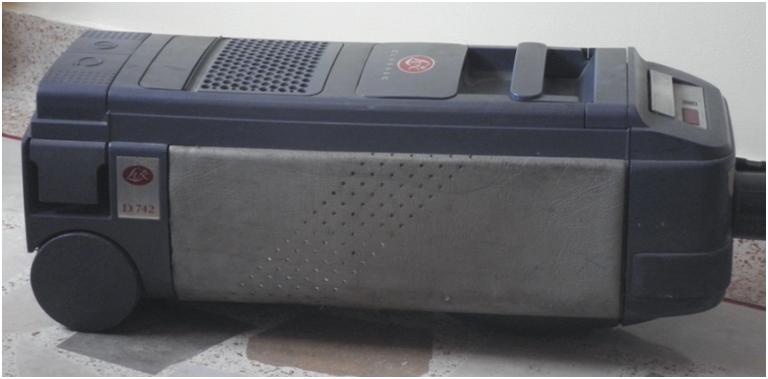 Vacuum cleaner brand Lux model D-742 of year 2002